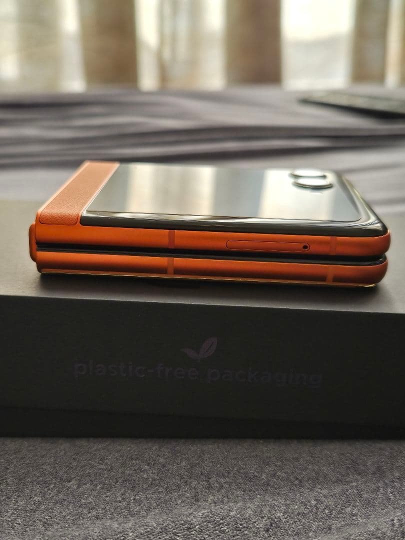 【連休限定】ソフトバンク Motorola razr50s